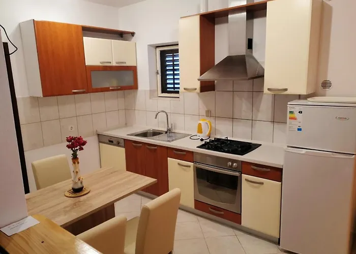 Апартаменты For Families With Children Pag - 6329 *