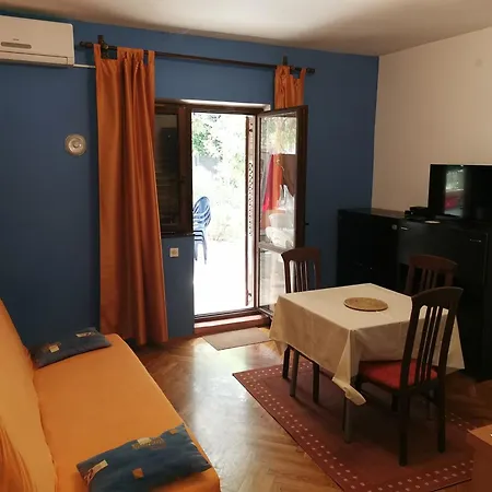 For Families With Children Pag - 6329 パグ