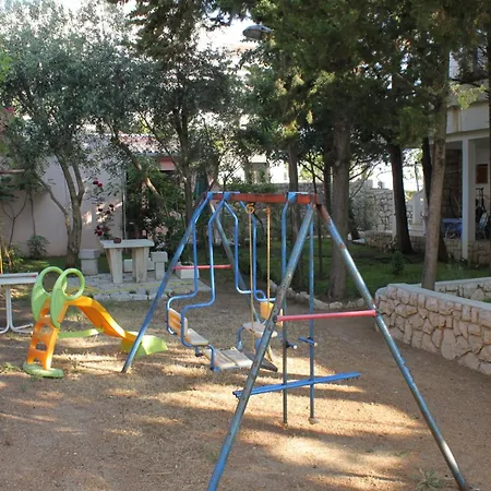 For Families With Children Pag - 6329 باغ