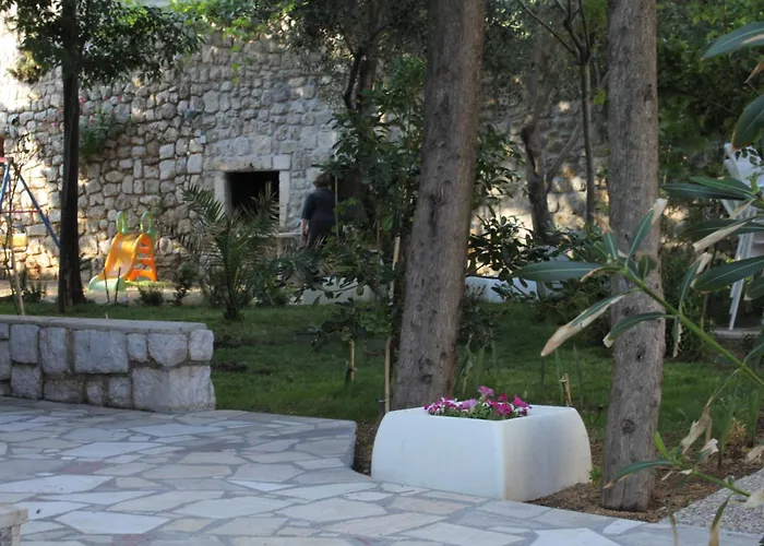 For Families With Children Pag - 6329 *